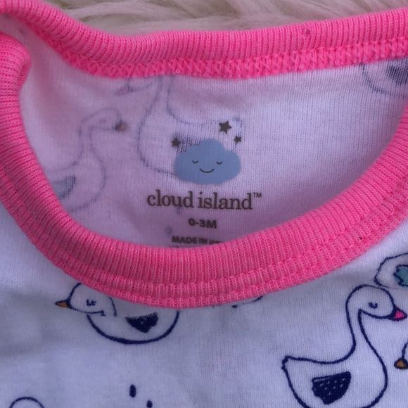 3/$25 🧁 Baby Infant Onesie Swan 0-3 Months - Picture 3 of 4